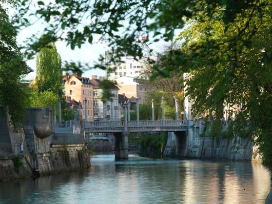 S kolesi po Plečnikovi Ljubljani