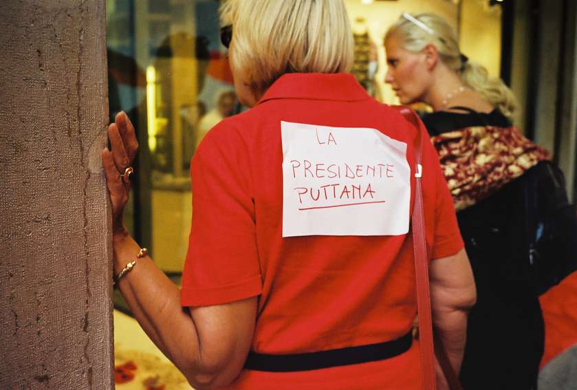 CODE:RED Venice, Red umbrella march, public action, 49th Venice Biennale of Contemporary Art, Venice, 2001