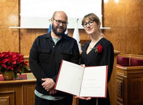 Nina Tovornik z mentorjem doc. Tomažem Furlanom.