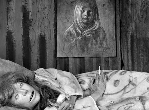 Odvisnica, 2014 © Roger Ballen